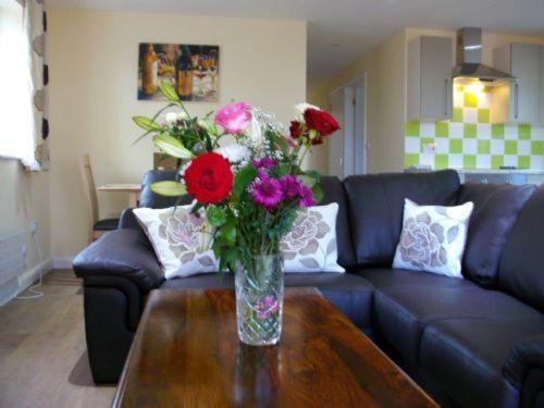Rose - 2 Bedroom Cottage Kingsnorth Bagian luar foto